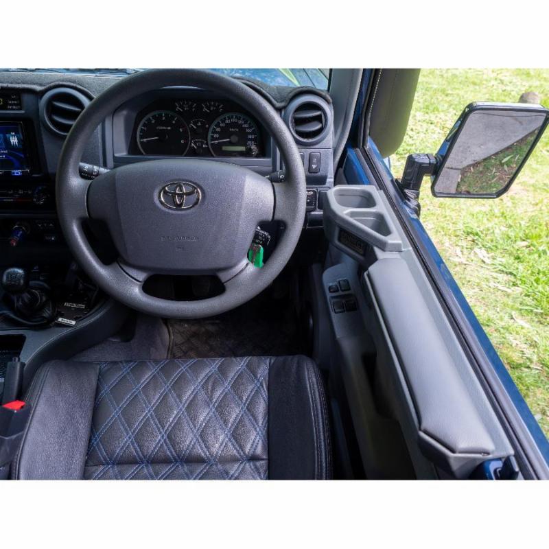 75, 78 & 79 Single Cab/Troopcarrier - Armrest Set